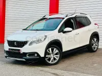 Usado Peugeot 2008 Allure 130 CV (95 kW) 2018 Blanco SUV