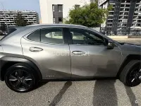 Usado Lexus UX Business Edition 184 CV (135 kW) 2020 Gris / plata SUV