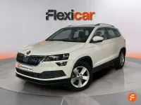 Usado Skoda Karoq Ambition 150 CV (110 kW) 2022 Blanco SUV