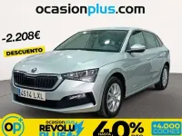 Usado Skoda Scala 150 CV (110 kW) 2022 Plateado Utilitario