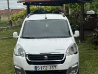 Usado Peugeot Partner Tepee Outdoor 120 CV (88 kW) 2016 Blanco Monovolumen