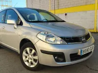 Usado Nissan Tiida Pack 105 CV (77 kW) 2009 Gris / plata Berlina
