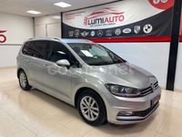 Usado VW Touran Advance 150 CV (110 kW) 2017 Gris / plata Monovolumen