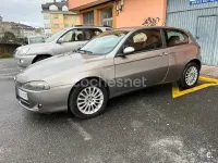 Usado Alfa Romeo 147 Distinctive 105 CV (77 kW) 2008 Gris / plata Utilitario