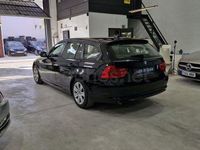 Usado BMW 318 143 CV (105 kW) 2011 Negro Familiar