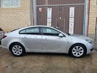 Usado Opel Insignia Selective 120 CV (88 kW) 2015 Gris / plata Berlina