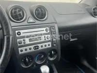 Usado Ford Fiesta Trend 100 CV (73 kW) 2004 Negro Utilitario