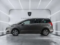 Usado Peugeot 5008 Style 120 CV (88 kW) 2017 Gris / plata Monovolumen