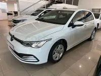 Usado VW Golf VIII Life 130 CV (95 kW) 2023 Blanco Berlina