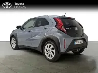 Usado Toyota Aygo X Play 72 CV (52 kW) 2024 Gris / plata SUV