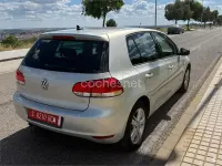 Usado VW Golf VII Advance 105 CV (77 kW) 2012 Gris / plata Berlina
