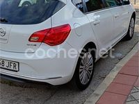 Usado Opel Astra Business 140 CV (102 kW) 2015 Blanco Berlina