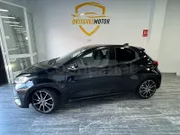 Usado Toyota Yaris Hybrid Plus 116 CV (85 kW) 2022 Negro Berlina