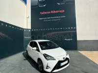 Usado Toyota Yaris Hybrid 100 CV (73 kW) 2020 Blanco Berlina