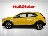 Usado Kia Stonic 100 CV (73 kW) 2023 Amarillo SUV