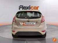 Usado Ford Fiesta Trend 82 CV (60 kW) 2016 Gris Utilitario