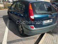 Usado Nissan Almera Tino Comfort 114 CV (83 kW) 2001 Azul Monovolumen