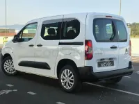Usado Citroën Berlingo Feel 102 CV (75 kW) 2022 Blanco Monovolumen