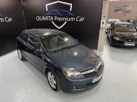 Usado Opel Astra GTC Cosmo 100 CV (73 kW) 2006 Gris / plata Berlina