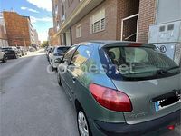Usado Peugeot 206 75 CV (55 kW) 2001 Verde Berlina