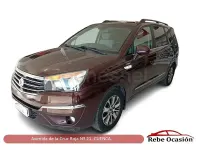 Usado SsangYong Rodius Limited 178 CV (130 kW) 2017 Granate Monovolumen