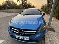 Usado Mercedes A180 Urban 122 CV (89 kW) 2014 Azul Berlina