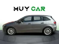 Usado Mercedes B180 136 CV (100 kW) 2021 Gris Utilitario