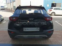 Usado Kia Stonic 100 CV (73 kW) 2021 Negro SUV