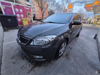 Usado Kia Ceed Plus 90 CV (66 kW) 2012 Gris / plata Utilitario