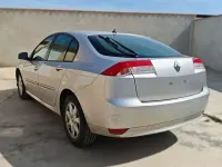 Usado Renault Laguna III Expression 131 CV (96 kW) 2010 Gris Berlina