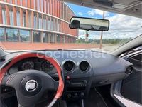 Usado Seat Cordoba Sport 100 CV (73 kW) 2003 Gris / plata Berlina