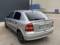Usado Opel Astra Club 75 CV (55 kW) 2001 Gris / plata Berlina