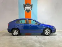 Usado Seat Leon Sport 125 CV (91 kW) 2001 Azul Utilitario