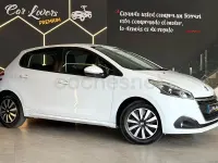 Usado Peugeot 208 Active 82 CV (60 kW) 2019 Blanco Utilitario