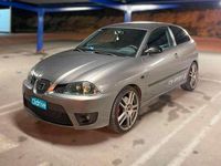 Usado Seat Ibiza CUPRA 179 HP (131 kW) 2005 Cinzento Citadino