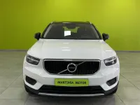 Begagnad Volvo XC40 Momentum 197 HK (144 kW) 2022 Vit SUV