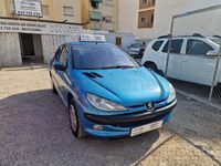 Usado Peugeot 206 70 CV (51 kW) 2002 Azul Berlina