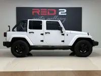 Usado Jeep Wrangler Unlimited Sahara 200 CV (147 kW) 2009 Blanco SUV