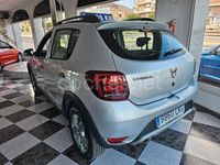 Usado Dacia Sandero Essentiel 100 CV (73 kW) 2020 Gris / plata Berlina