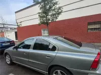 Usado Volvo S60 Momentum 126 CV (92 kW) 2006 Gris / plata Berlina