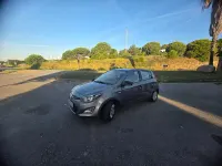 Usado Hyundai i20 85 CV (62 kW) 2013 Marrón Utilitario
