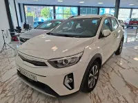Usado Kia Stonic 120 CV (88 kW) 2021 Blanco SUV