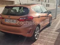 Usado Ford Fiesta Vignale 100 CV (73 kW) 2017 Naranja Utilitario