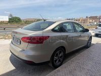 Usado Ford Focus Trend 125 CV (91 kW) 2018 Beige Berlina