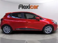 Usado Renault Clio Zen 90 CV (66 kW) 2017 Rojo Utilitario