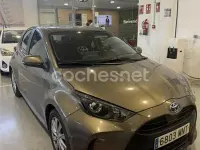 Usado Toyota Yaris Hybrid Style 116 CV (85 kW) 2024 Marrón Berlina