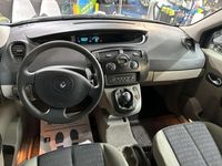 Usado Renault Scénic II Authentique 120 CV (88 kW) 2004 Plateado Monovolumen