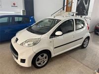 Usado Peugeot 107 68 CV (50 kW) 2011 Blanco Utilitario