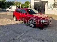 Usado Alfa Romeo 147 Progression 120 CV (88 kW) 2001 Rojo Utilitario