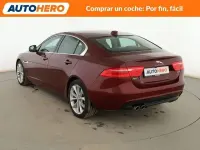 Usado Jaguar XE Prestige 180 CV (132 kW) 2018 Rojo Berlina